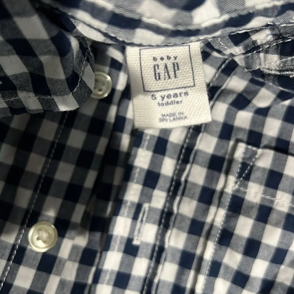 Baby Gap button down. Size 5 years.